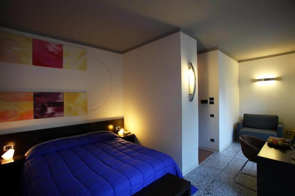 סבאודיה Hotel Zeffiro מראה חיצוני תמונה